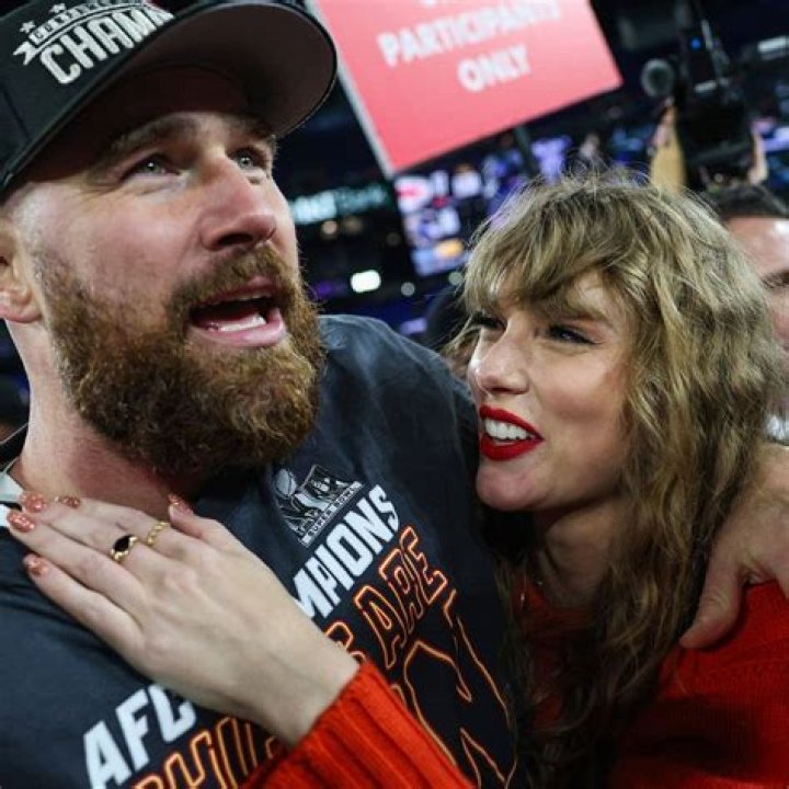 Are Taylor Swift's Estranged Parents Rekindling Their Romance?