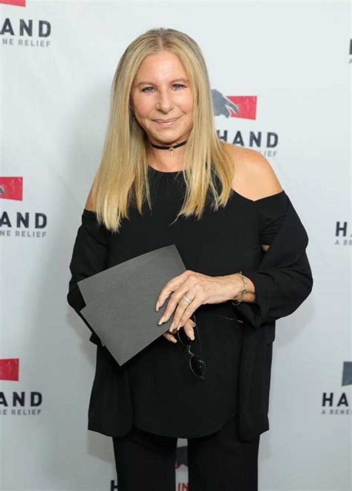 Barbra Streisand's Height And Weight Revealed: Surprising Statistics!