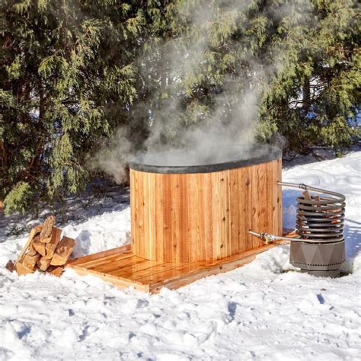 Can You Risk Going In A Hot Tub With Athlete's Foot?