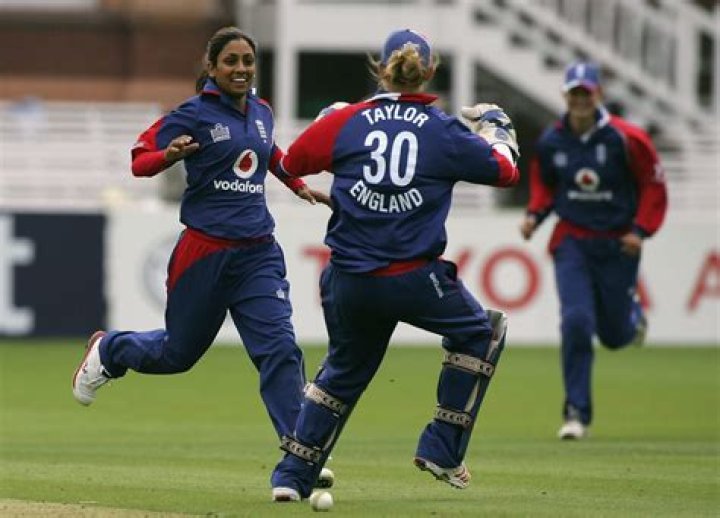 Definitive Guide To Richard Thomas Isa Guha