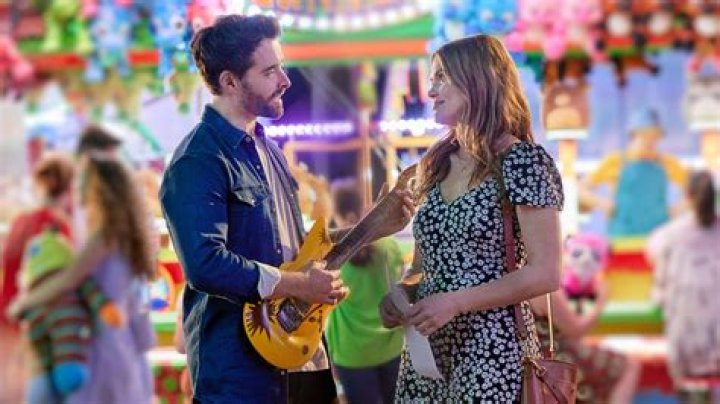 Elizabeth Banks' Romantic Journey: Past And Present Relationships