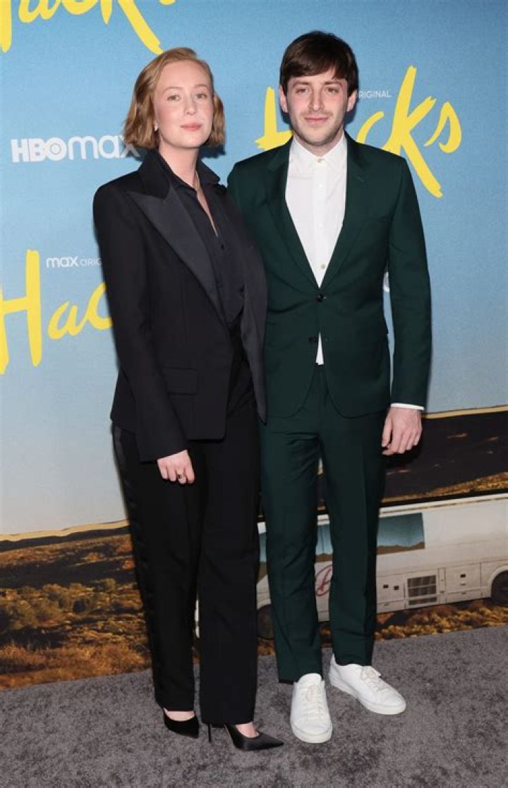 Is Hannah Einbinder Engaged Or Married? Relationship History Explored