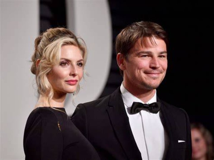 Spotlight: The Dynamic Duo Of Josh Hartnett And Scarlett Johansson