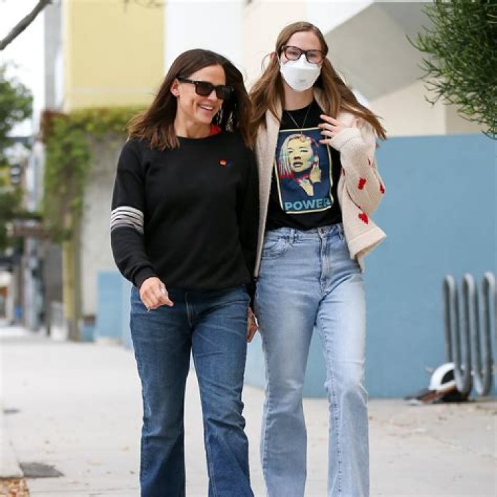 Who Are Violet Affleck's Grandparents? Unveiling Family Ties